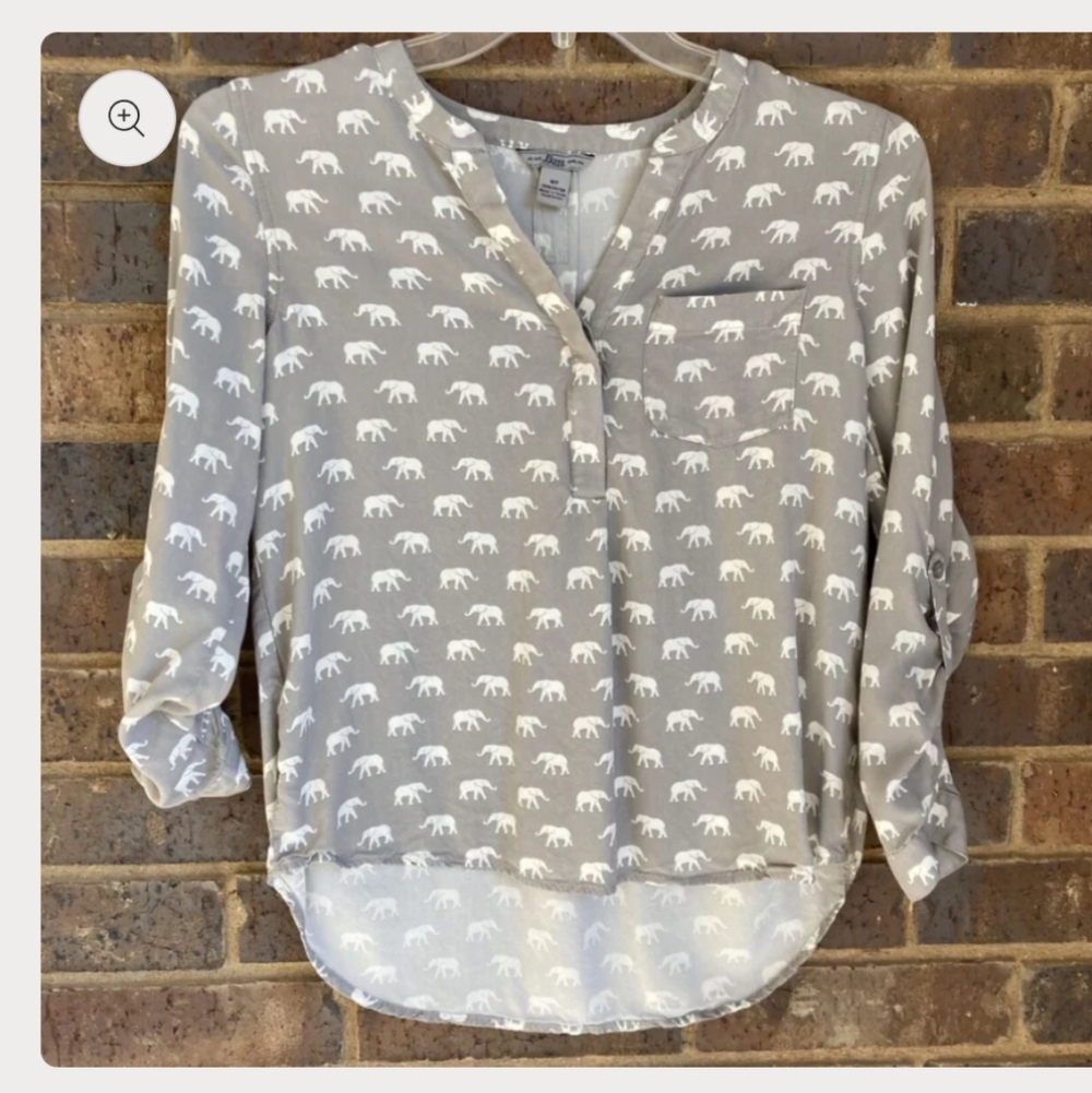 Bass Pro Gray and White Elephant Print Blouse PM.